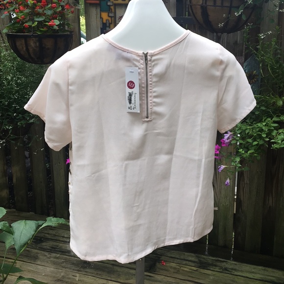 Really cute blouse top!! - Picture 3 of 5